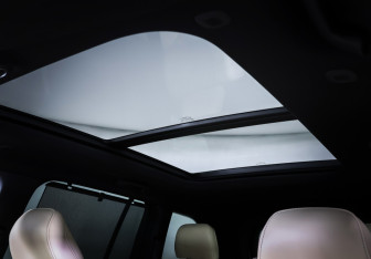 Подержанный автомобиль Jeep Grand Cherokee 2023 года (20 фото)