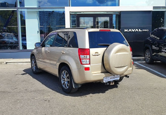 Подержанный автомобиль Suzuki Grand Vitara 2006 года (7 фото)