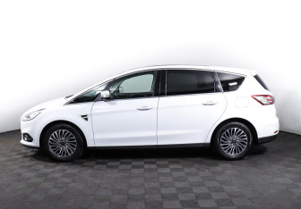 Подержанный автомобиль Ford S-MAX 2018 года (3 фото)