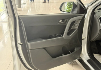 Подержанный автомобиль Hyundai Creta 2017 года (13 фото)