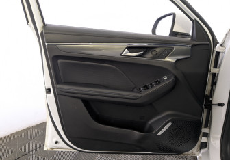 Подержанный автомобиль Haval Jolion 2023 года (19 фото)