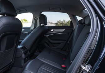 Подержанный автомобиль Audi A6 Sedan 2021 года (15 фото)