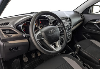 Подержанный автомобиль LADA (ВАЗ) Vesta Sedan 2020 года (15 фото)