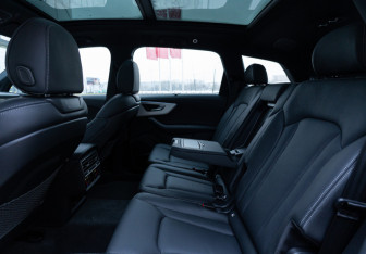 Новый Audi Q7 2025 (7 фото)