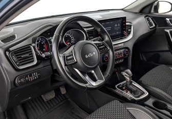 Подержанный автомобиль Kia Ceed Hatchback 2022 года (15 фото)
