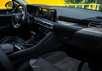 Подержанный автомобиль Kia K5 2021 года (9 фото)