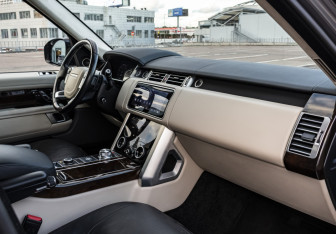 Подержанный автомобиль Land Rover Range Rover 2021 года (16 фото)