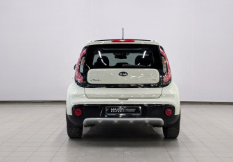 Подержанный автомобиль Kia Soul 2017 года (29 фото)