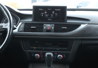 Подержанный автомобиль Audi A6 Sedan 2016 года (12 фото)
