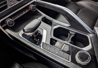 Подержанный автомобиль Geely Tugella 2021 года (28 фото)