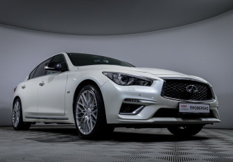 Подержанный автомобиль Infiniti Q50 2022 года (19 фото)