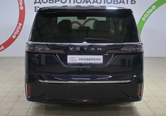 Подержанный автомобиль Voyah Dream 2023 года (5 фото)