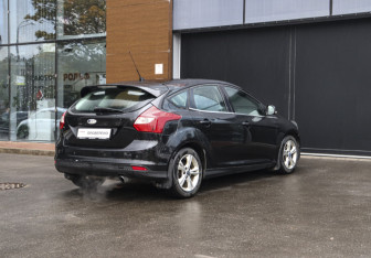 Подержанный автомобиль Ford Focus Hatchback 2011 года (5 фото)