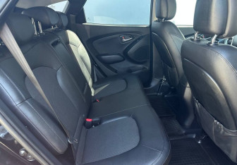 Подержанный автомобиль Hyundai ix35 2014 года (14 фото)