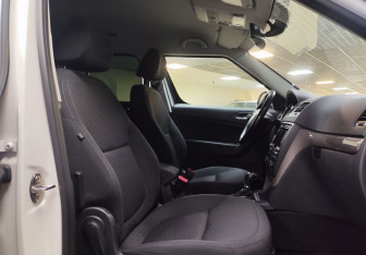 Подержанный автомобиль Skoda Yeti 2013 года (12 фото)