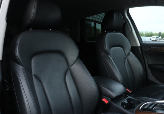 Подержанный автомобиль Audi Q5 2013 года (14 фото)