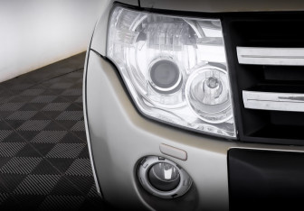 Подержанный автомобиль Mitsubishi Pajero 2008 года (17 фото)