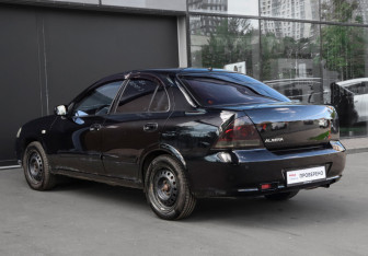Подержанный автомобиль Nissan Almera Classic 2008 года (7 фото)