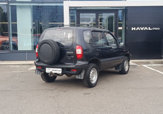 Подержанный автомобиль Chevrolet Niva 2008 года (5 фото)