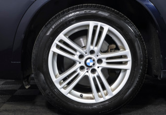 Подержанный автомобиль BMW X4 2016 года (19 фото)