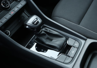 Подержанный автомобиль Skoda Karoq 2022 года (19 фото)