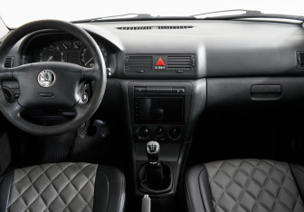 Подержанный автомобиль Skoda Octavia Wagon 2003 года (11 фото)
