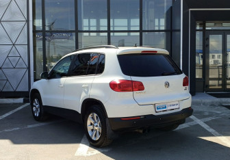 Подержанный автомобиль Volkswagen Tiguan 2013 года (7 фото)