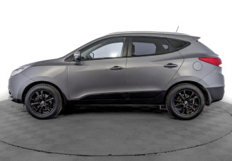 Подержанный автомобиль Hyundai ix35 2013 года (8 фото)