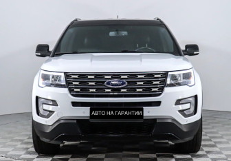 Подержанный автомобиль Ford Explorer 2017 года (2 фото)