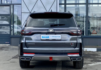 Подержанный автомобиль Changan CS95 2023 года (6 фото)