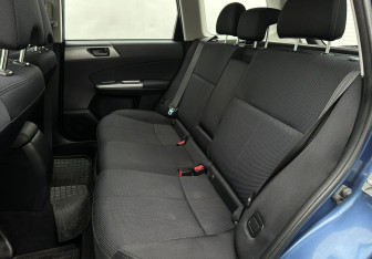 Подержанный автомобиль Subaru Forester Suv 2011 года (10 фото)