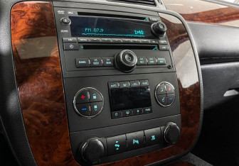 Подержанный автомобиль Chevrolet Tahoe 2011 года (14 фото)