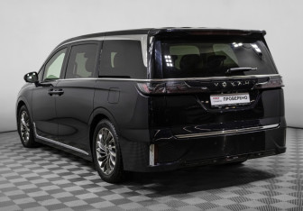 Подержанный автомобиль Voyah Dream 2023 года (7 фото)
