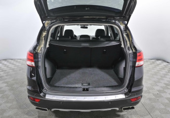 Подержанный автомобиль DongFeng AX7 2018 года (17 фото)