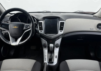 Подержанный автомобиль Chevrolet Cruze Sedan 2012 года (9 фото)