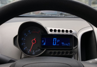 Подержанный автомобиль Chevrolet Aveo Sedan 2012 года (20 фото)