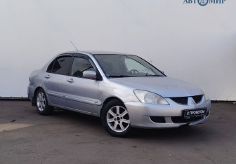 Подержанный автомобиль Mitsubishi Lancer Sedan 2005 года (3 фото)