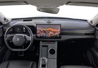 Подержанный автомобиль AITO M5 2023 года (13 фото)