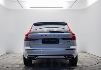 Подержанный автомобиль Volvo XC60 2020 года (6 фото)