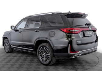 Подержанный автомобиль Changan CS95 2022 года (7 фото)