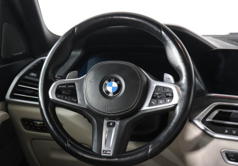 Подержанный автомобиль BMW X5 2020 года (15 фото)