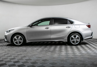 Подержанный автомобиль Kia Cerato Sedan 2021 года (5 фото)