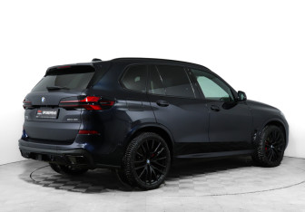 Подержанный автомобиль BMW X5 2023 года (5 фото)