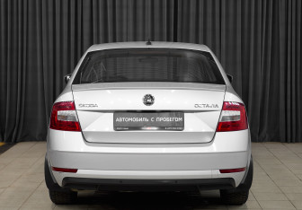 Подержанный автомобиль Skoda Octavia Liftback 2017 года (5 фото)