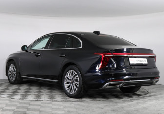 Подержанный автомобиль Hongqi H5 2024 года (7 фото)