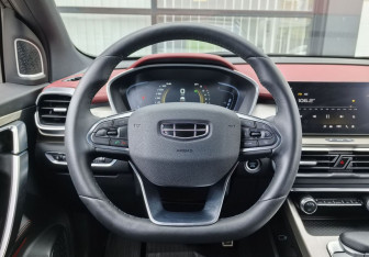 Подержанный автомобиль Geely Coolray 2023 года (17 фото)