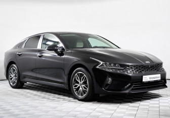 Подержанный автомобиль Kia K5 2020 года (3 фото)