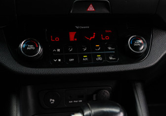 Подержанный автомобиль Kia Sportage 2012 года (17 фото)