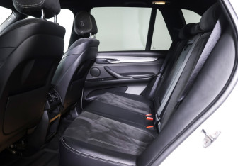 Подержанный автомобиль BMW X5 2014 года (12 фото)