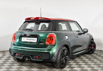 Подержанный автомобиль MINI Hatch 2017 года (11 фото)